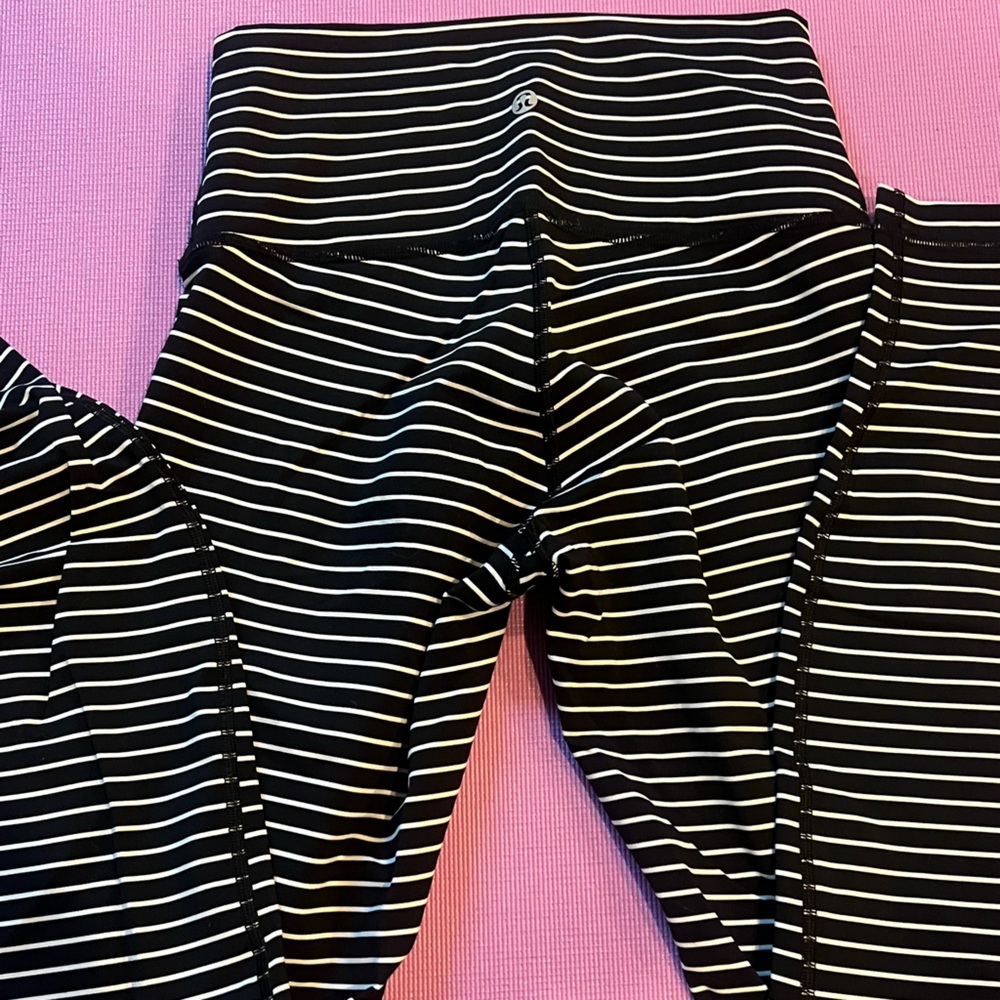 Lululemon Athletica Black and White Striped Leggings Wunder Under high waist